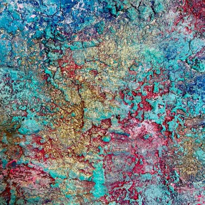 „Dopamine Rush", Nahaufnahme des abstrakten Kunstunikats von Sabine Runge, leuchtende Farben, auffällig bunt mit Gold und feiner Struktur, moderne abstrakte Malerei
