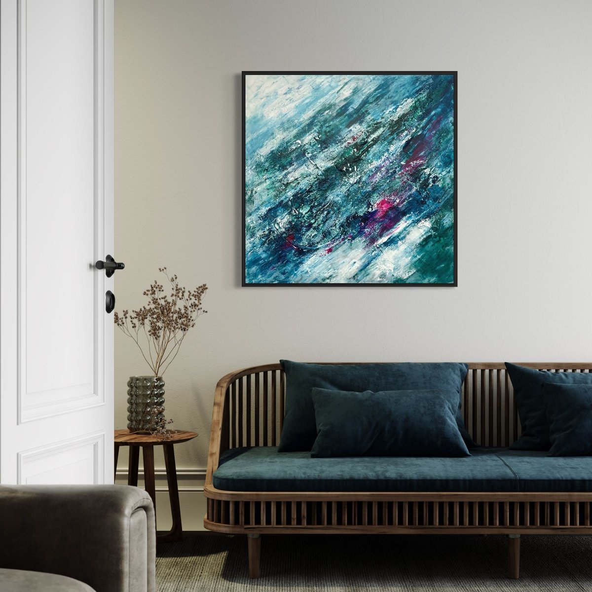 „Fjords Embrace", abstraktes Original Unikat von Sabine Runge in Weiß, Emerald-Grün, Pink mit Metallic-Akzenten, moderne abstrakte Malerei stilvoll präsentiert im luxuriösen Interior
