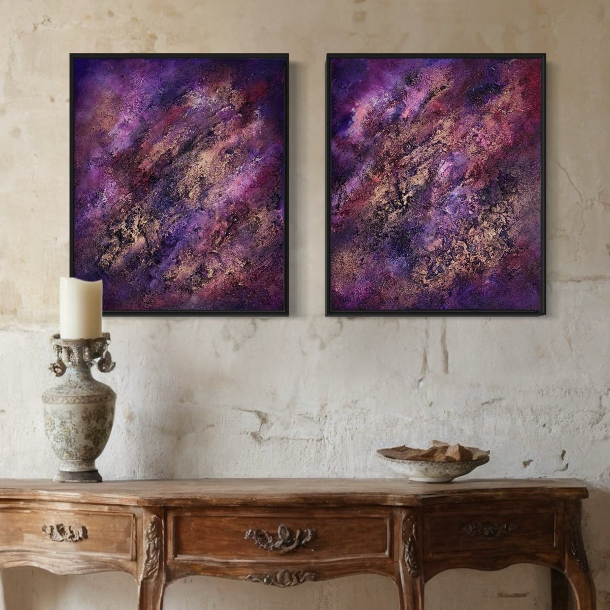 „Marrakech", abstraktes Diptychon von Sabine Runge in Lila, Rosa und Kupfer mit strukturierter Oberfläche, moderne abstrakte Malerei stilvoll präsentiert im antiken Interior