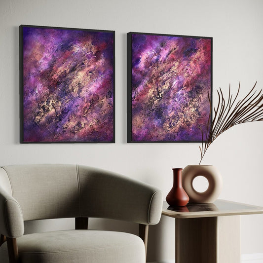 "Marrakech", abstraktes Diptychon von Sabine Runge in Lila, Rosa und Kupfer mit Struktur, moderne abstrakte Malerei stilvoll präsentiert im luxuriösen Interior