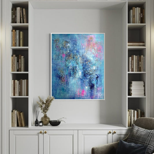 „Exklusives Kunstwerk Ocean Vibes von Sabine Runge, moderne abstrakte Malerei in Blautönen mit Gold und Pink, strukturierte Oberfläche, elegant im Interior inszeniert“