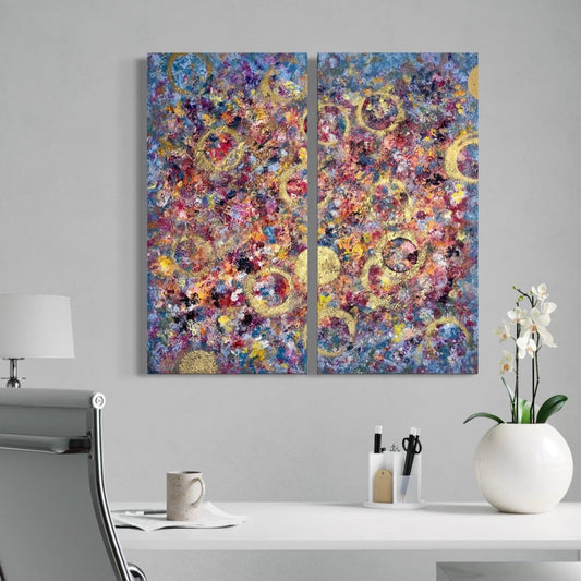 „Out of the Bubble", abstraktes Kunstwerk Diptychon von Sabine Runge, bunt, farbenfroh mit Struktur, moderne abstrakte Malerei stilvoll präsentiert im luxuriösen Interior