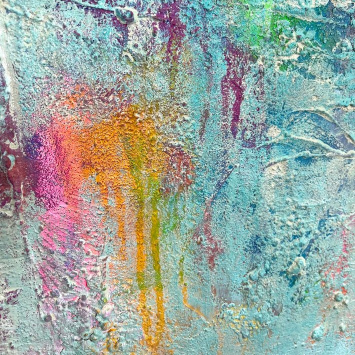 „Urban Spirit", Detailansicht des abstrakten Kunstwerks von Sabine Runge in bunten Neonfarben, strukturierte Oberfläche, moderne abstrakte Malerei