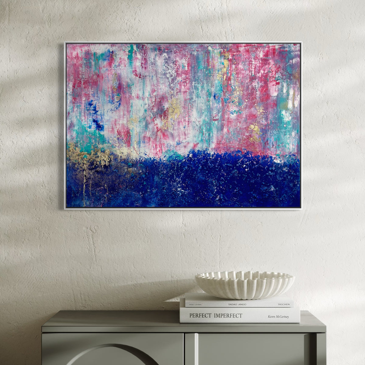 Celestial Bloom – abstraktes Gemälde in Blau, Pink und Gold von Sabine Runge, 100 × 70 cm, Ansicht 6