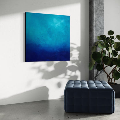 Zeitgenössisches abstraktes Kunstwerk in maritimem Blau und Türkis als Fokuspunkt für exklusive Innenarchitektur und repräsentative Räume.