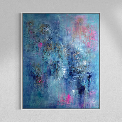 Abstraktes Originalgemälde Ocean Vibes – Acryl, Champagnerkreide, Rügener Kreide, Marmormehl und Acrylgold in Hellblau, Türkis und Pink, 100 x 80 cm, weiße Schattenfuge, Sabine Runge Painting, Between Worlds Transformation Kollektion