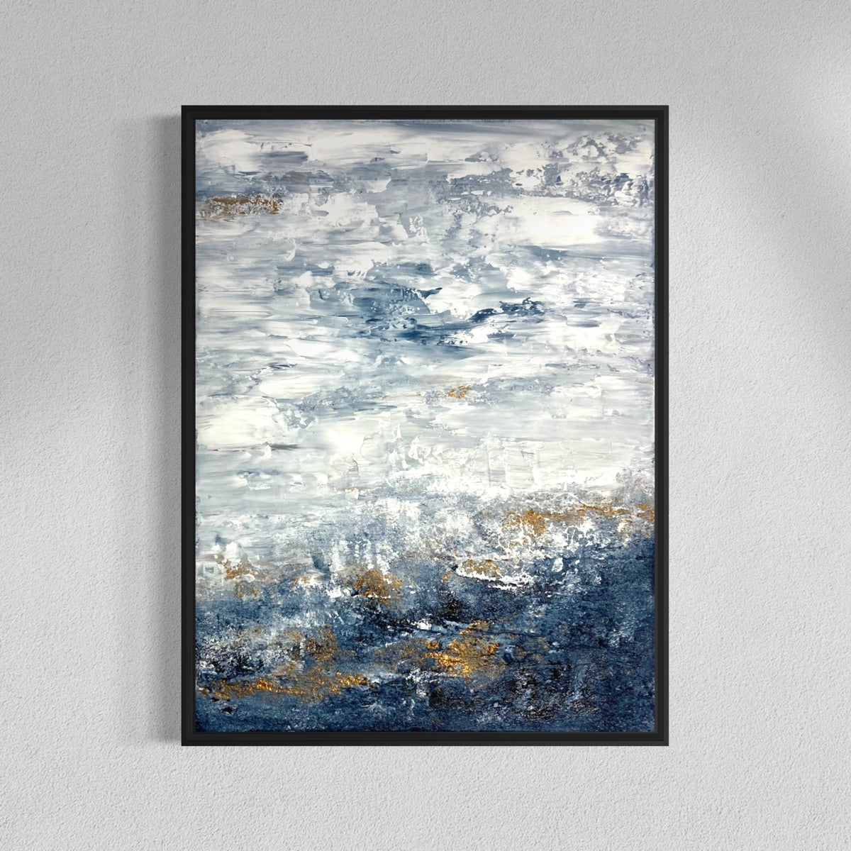 bstraktes Originalgemälde Changing Times – Acryl, Rügener Kreide und Metallic-Bronze in Dunkelblau und Weiß mit Bronzeakzenten, 40 x 30 cm, schwarze Schattenfuge, Sabine Runge Painting, Intimate Works Essenz Kollektion