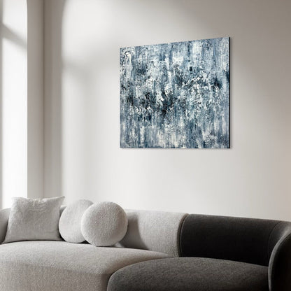 bstraktes Originalgemälde Before the Storm – seitliche Raumansicht, Strukturgemälde in Grau und Weiß, 120 x 100 cm, Sabine Runge Painting