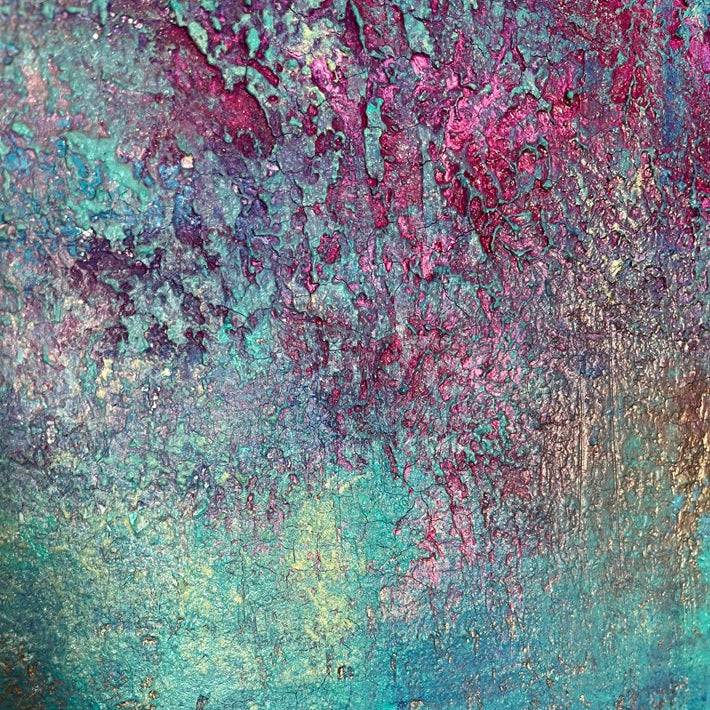 Detailaufnahme der Strukturpasten in Türkis, Magenta und Kupfer – abstraktes Gemälde „Barefoot at Midnight“ von Sabine Runge, 60 × 50 cm, Ansicht 4